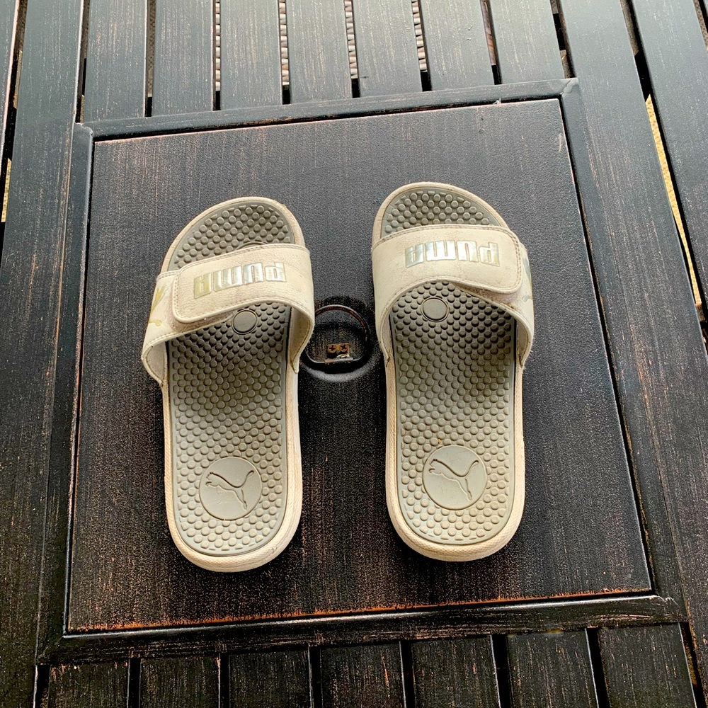 Puma size 7 men’s slides